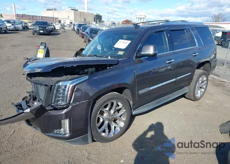 2015 Cadillac Escalade Luxury z USA, uszkodzony, nr VIN 1GYS4MKJ7FR705533